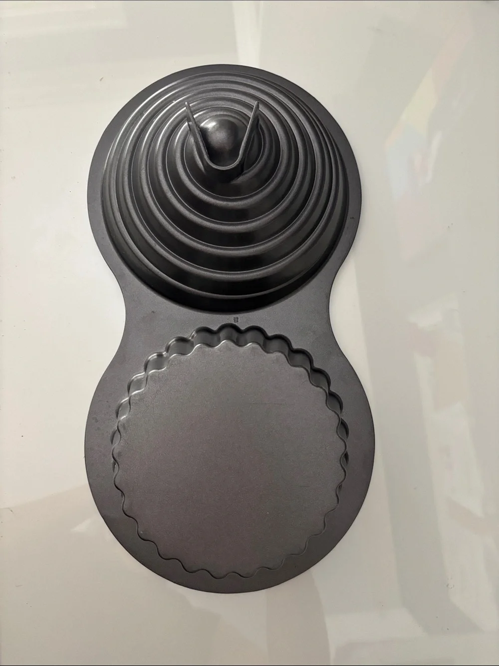 Wilton Giant Cupcake Cake Pan - Dual-Cavity Fluted & Spiral Cake Pan